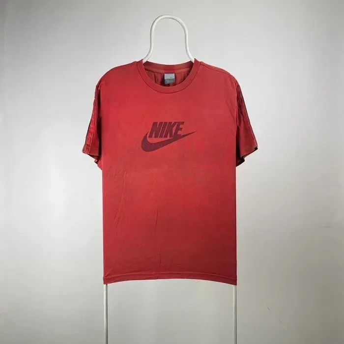 Nike Nike T-shirt big logo vintage size XLarge Y2K Size US XL / EU 56 / 4 - 1 Thumbnail