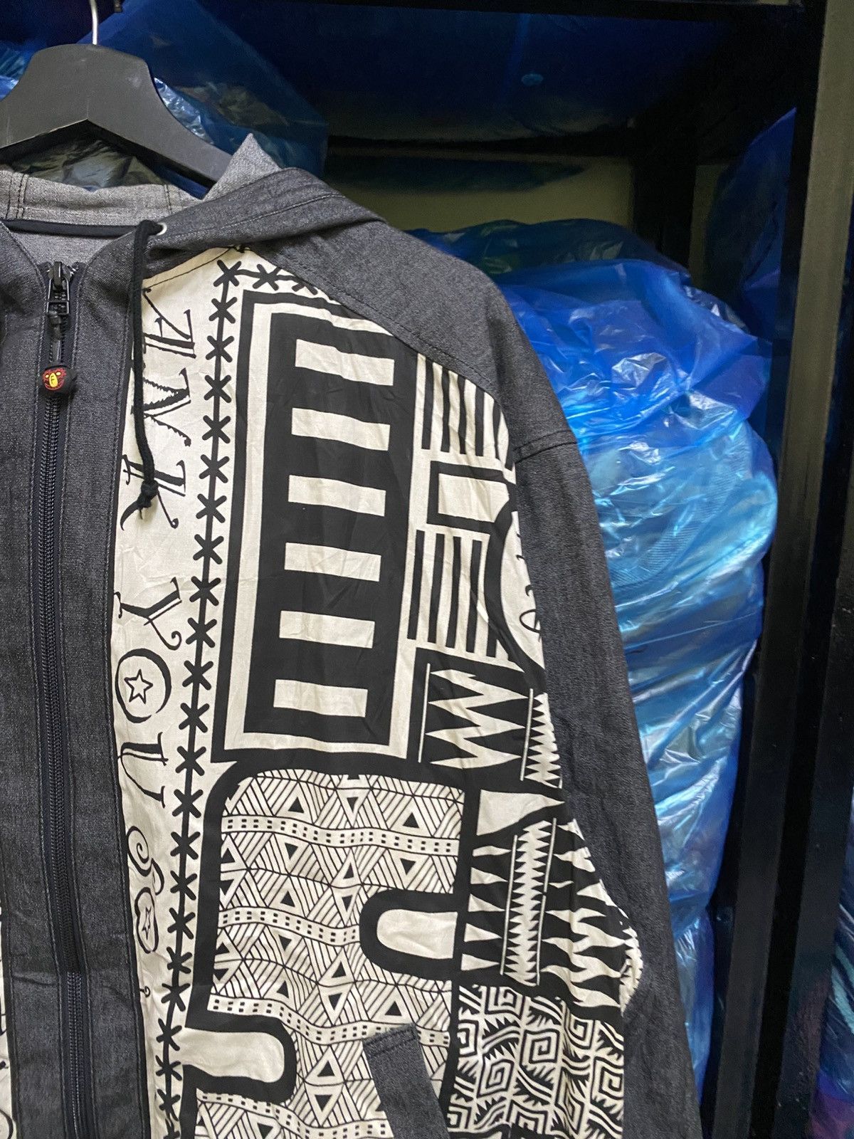 Vintage Vintage Tribal Graphic Tech Jacket Ethnic Print Windbreaker Size US L / EU 52-54 / 3 - 8 Thumbnail