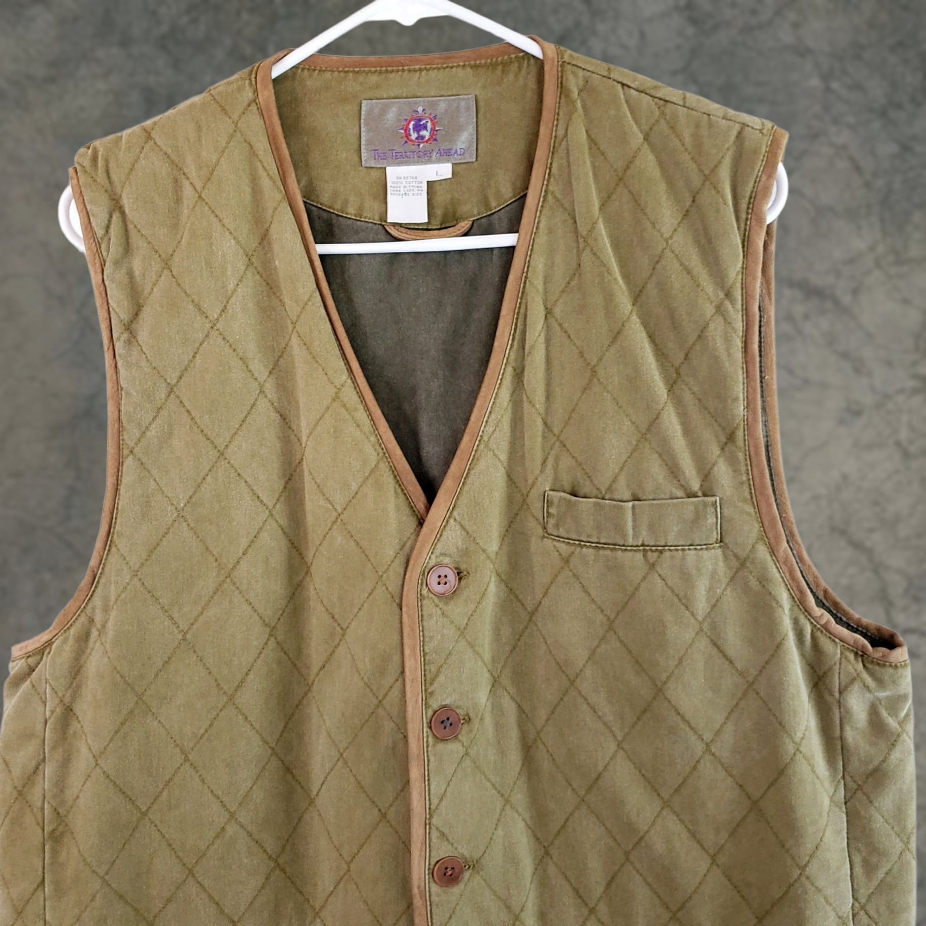 The Territory Ahead VINTAGE Territory Ahead Quilted Vest Mens L Green Cotton V Neck Button Front Hiking Size US L / EU 52-54 / 3 - 1 Thumbnail