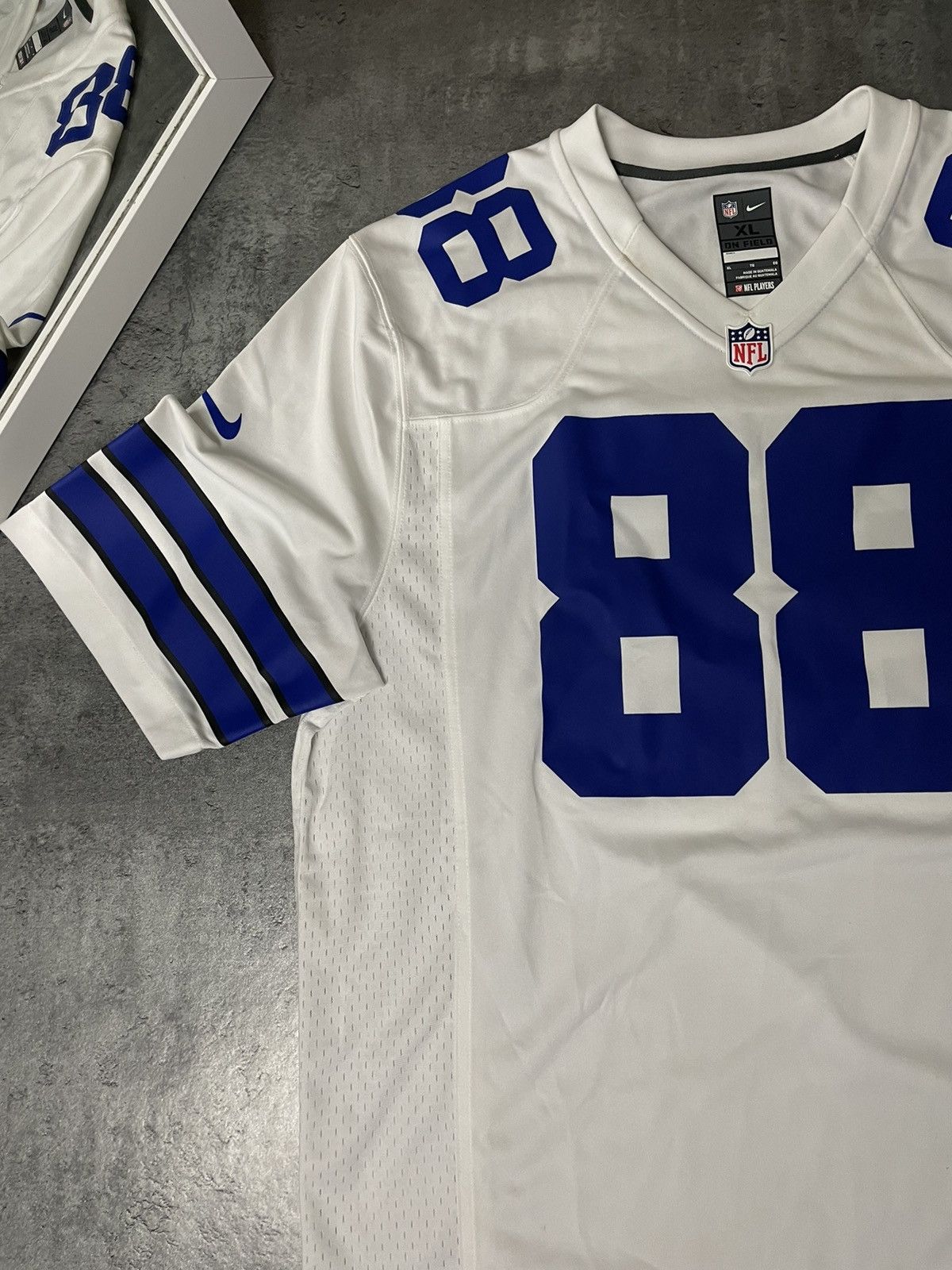 NFL × Nike NFL Dallas Cowboys jersey Nike #88 Bryant shirt Size US XL / EU 56 / 4 - 2 Thumbnail