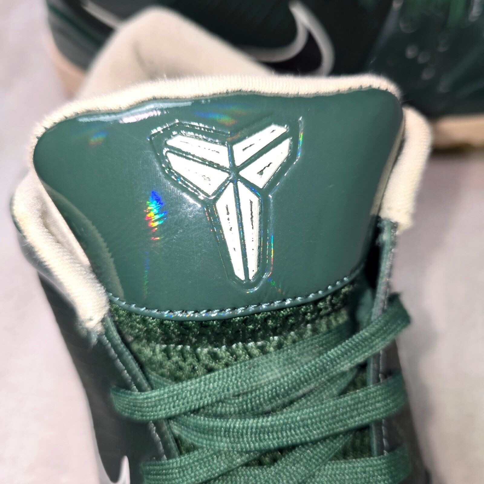 Nike Undefeated x Nike Kobe 4 Protro Milwaukee Bucks Size 11 Size US 11 / EU 44 - 11 Thumbnail