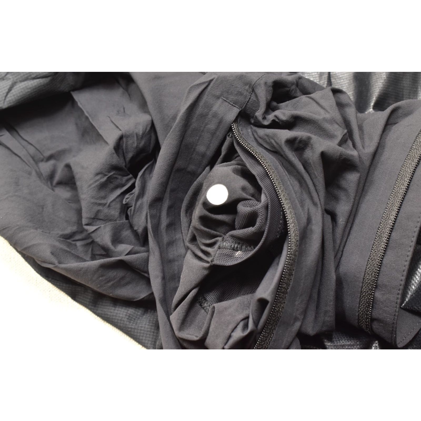 Lululemon Lululemon Jacket Mens Full Zip Hooded Windbreaker Black L Size US L / EU 52-54 / 3 - 5 Thumbnail