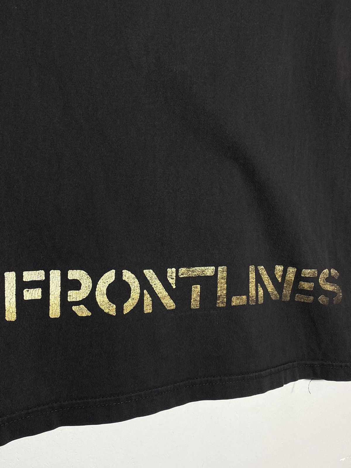 Band Tees Vintage Soulfly Frontlines Metal Band T-shirt Graphic Print Size US S / EU 44-46 / 1 - 18 Thumbnail