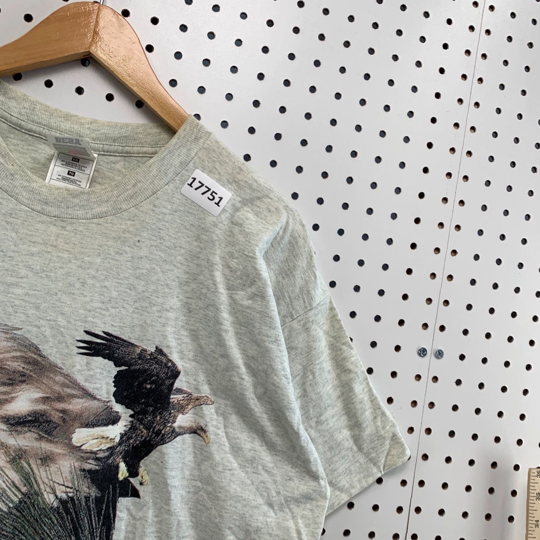 Fruit Of The Loom Vintage 90s Bald Eagle Shirt Adult XL Fits 23X28 Single Stitch Gray Short Sleeve Size US XL / EU 56 / 4 - 6 Thumbnail