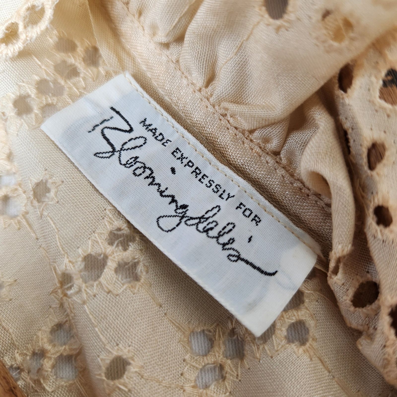 Bloomingdale's Bloomingdales Eyelet Lace Ruffle Cream Wrap Open Top Medium Size M / US 6-8 / IT 42-44 - 7 Thumbnail