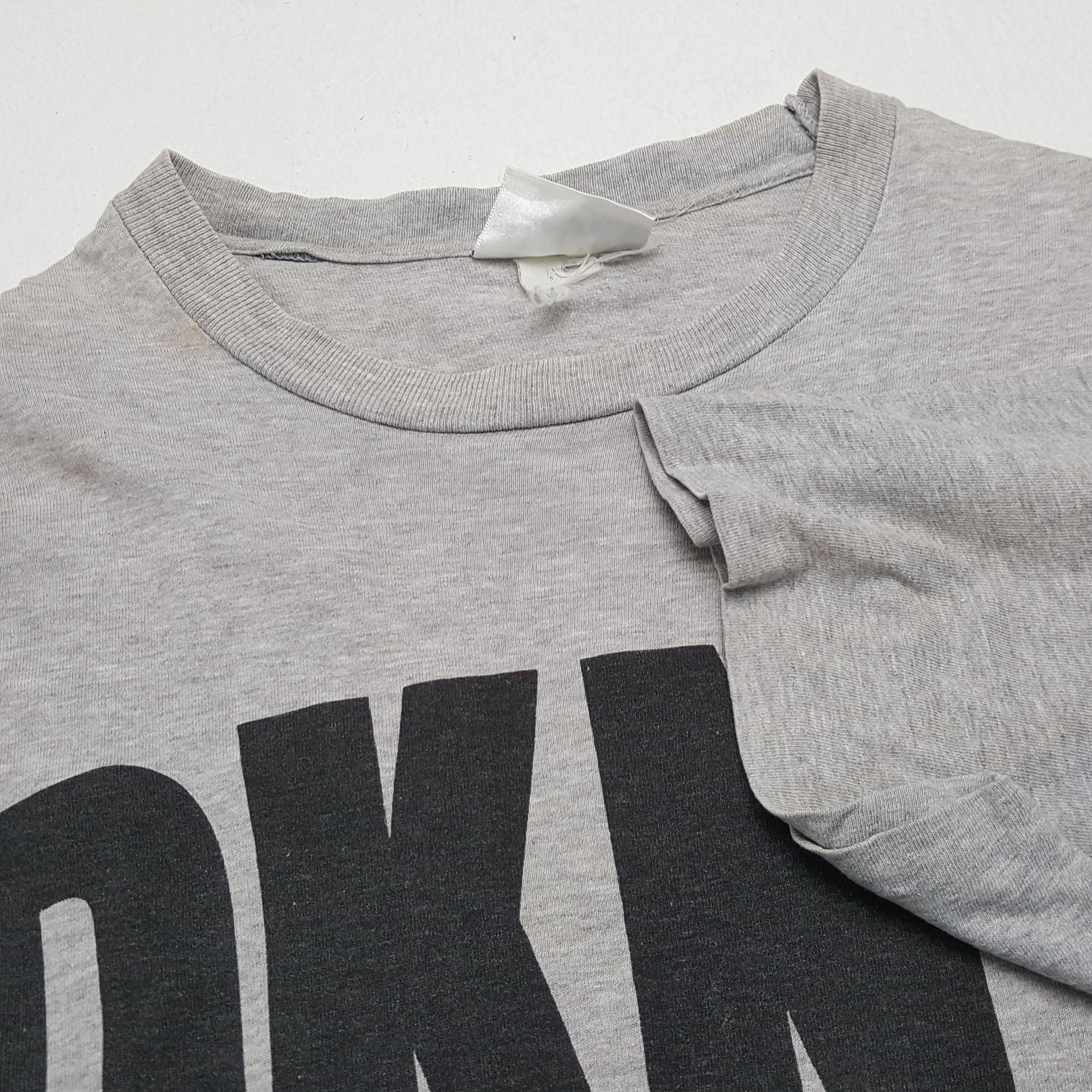 DKNY × Vintage DKNY Center Spellout Design Vintage Tshirt Size US XL / EU 56 / 4 - 5 Thumbnail