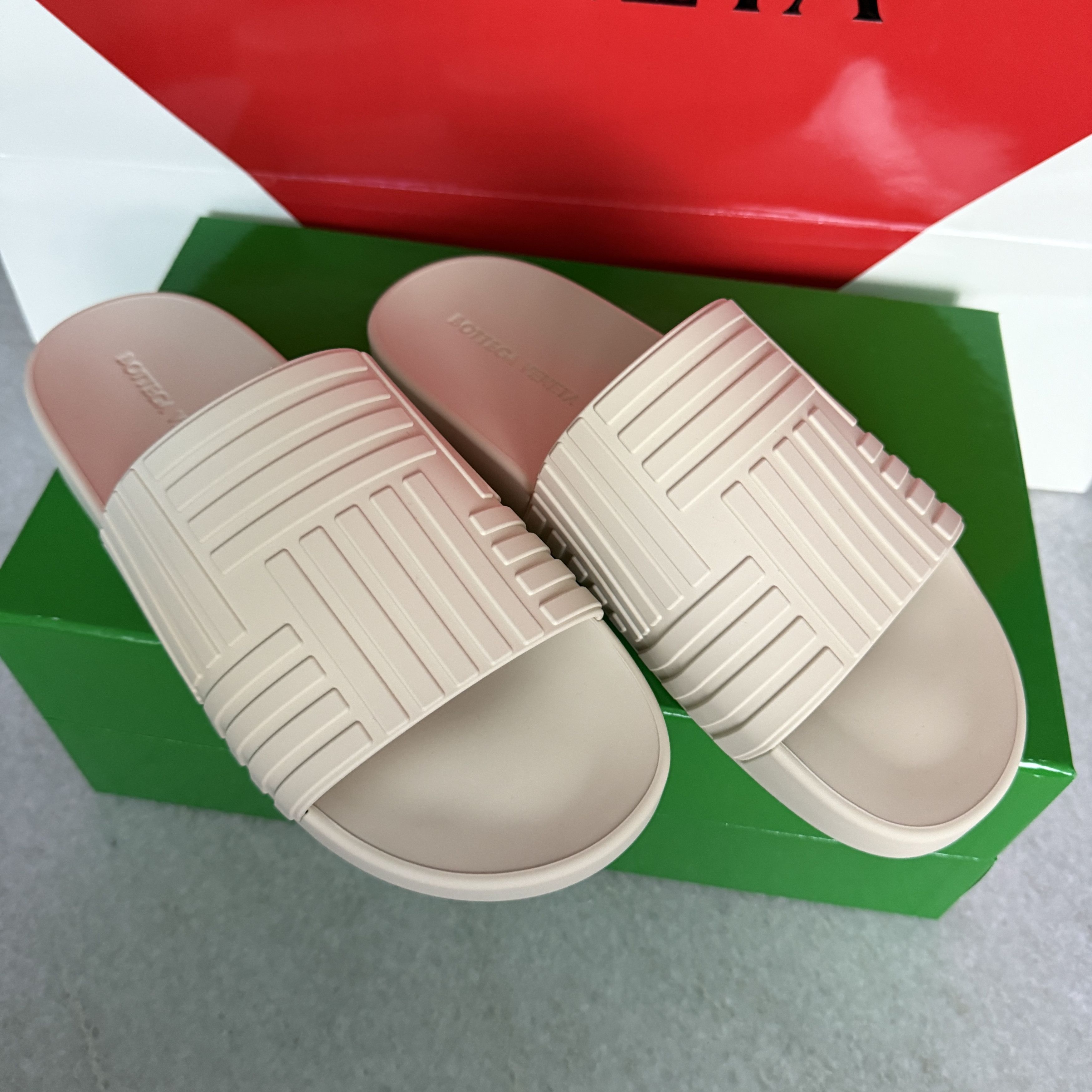 Bottega Veneta Bottega veneta 630039 Men's Off-white Rubber Slip-on Sandals Size US 8 / EU 41 - 8 Thumbnail