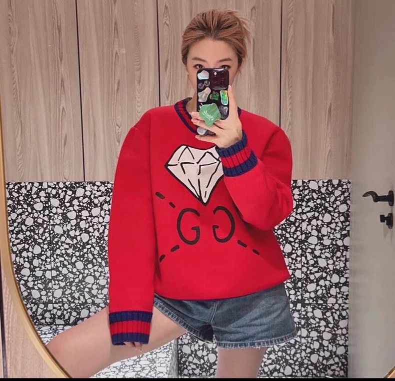Gucci Red Gucci Diamond Pattern Sweatshirt Size US S / EU 44-46 / 1 - 1 Thumbnail