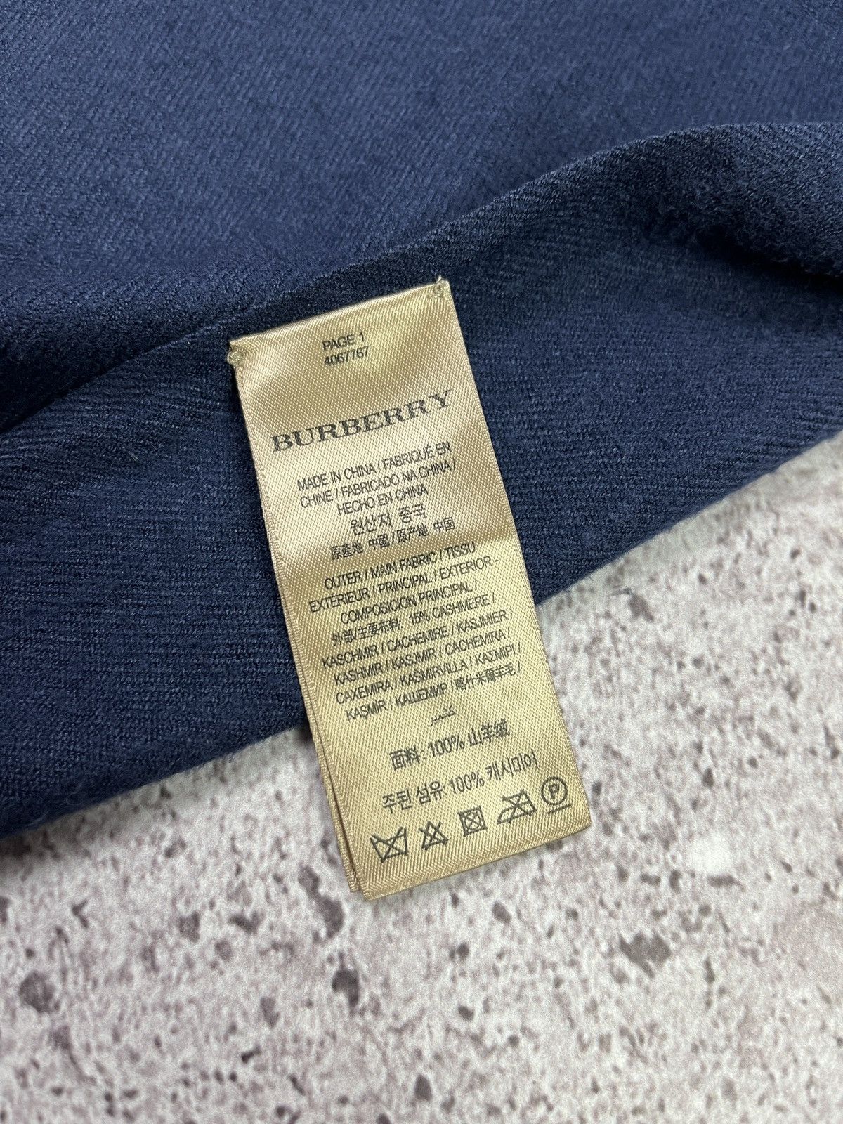 Burberry Huge Burberry Wool/Cashmere Scarf Size ONE SIZE - 6 Thumbnail