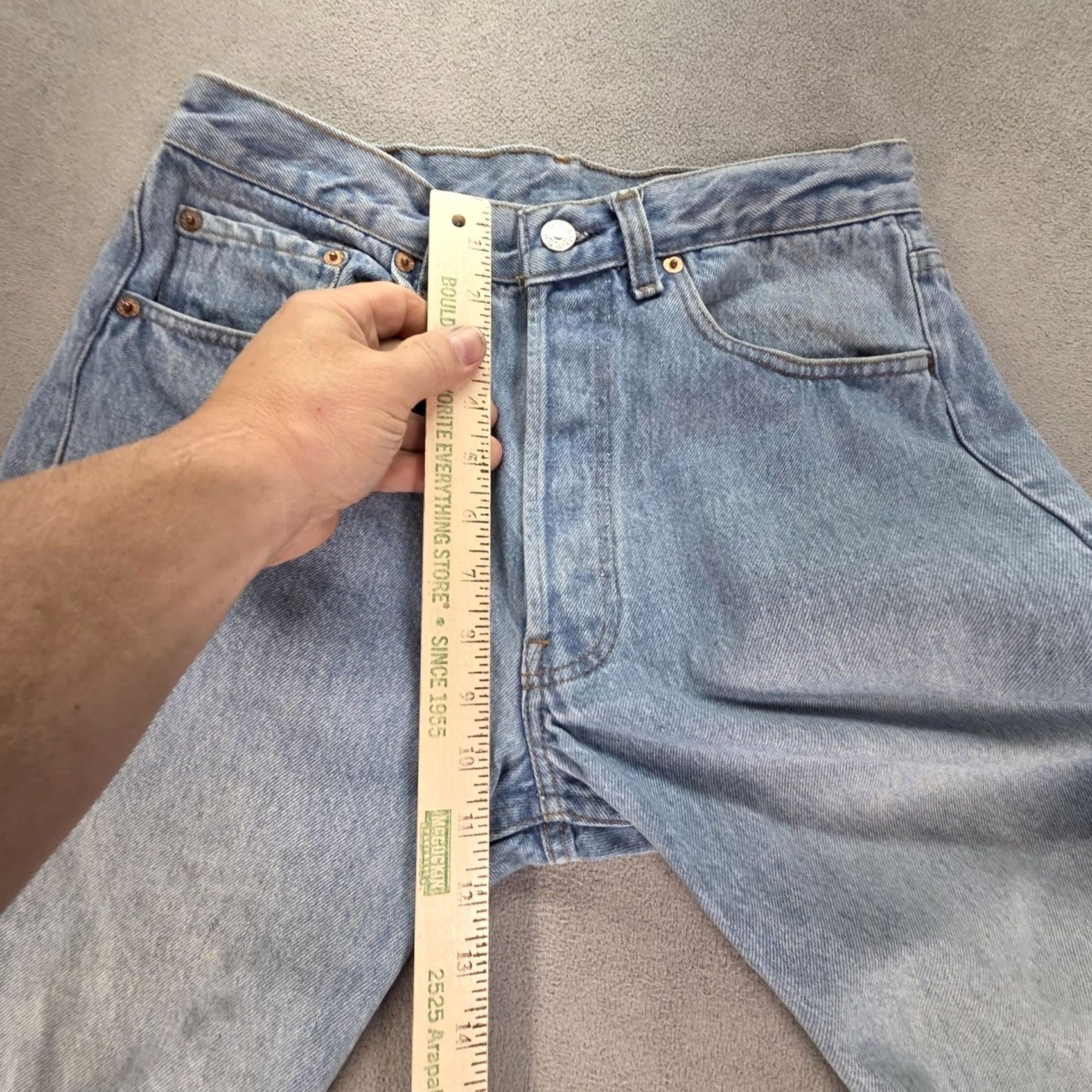 Levi's VINTAGE Levi's 501 Jeans Men's Blue Valencia 555 Straight Button Fly 27x31 Fits 27x31 Jeans Mens Blue 501 XX Denim USA 1990s Size US 27 - 7 Thumbnail