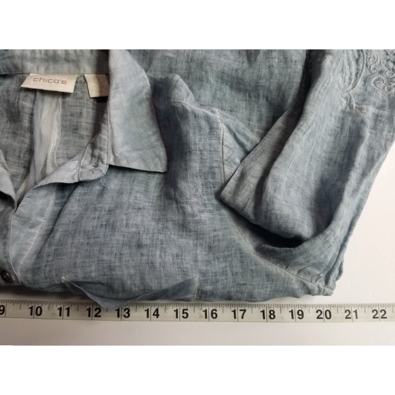 Vintage Chicos Button-Up Blouse 0 Small Linen Blue Lightweight Easter Back Detail Women Womens Size XS / US 0-2 / IT 36-38 - 4 Thumbnail