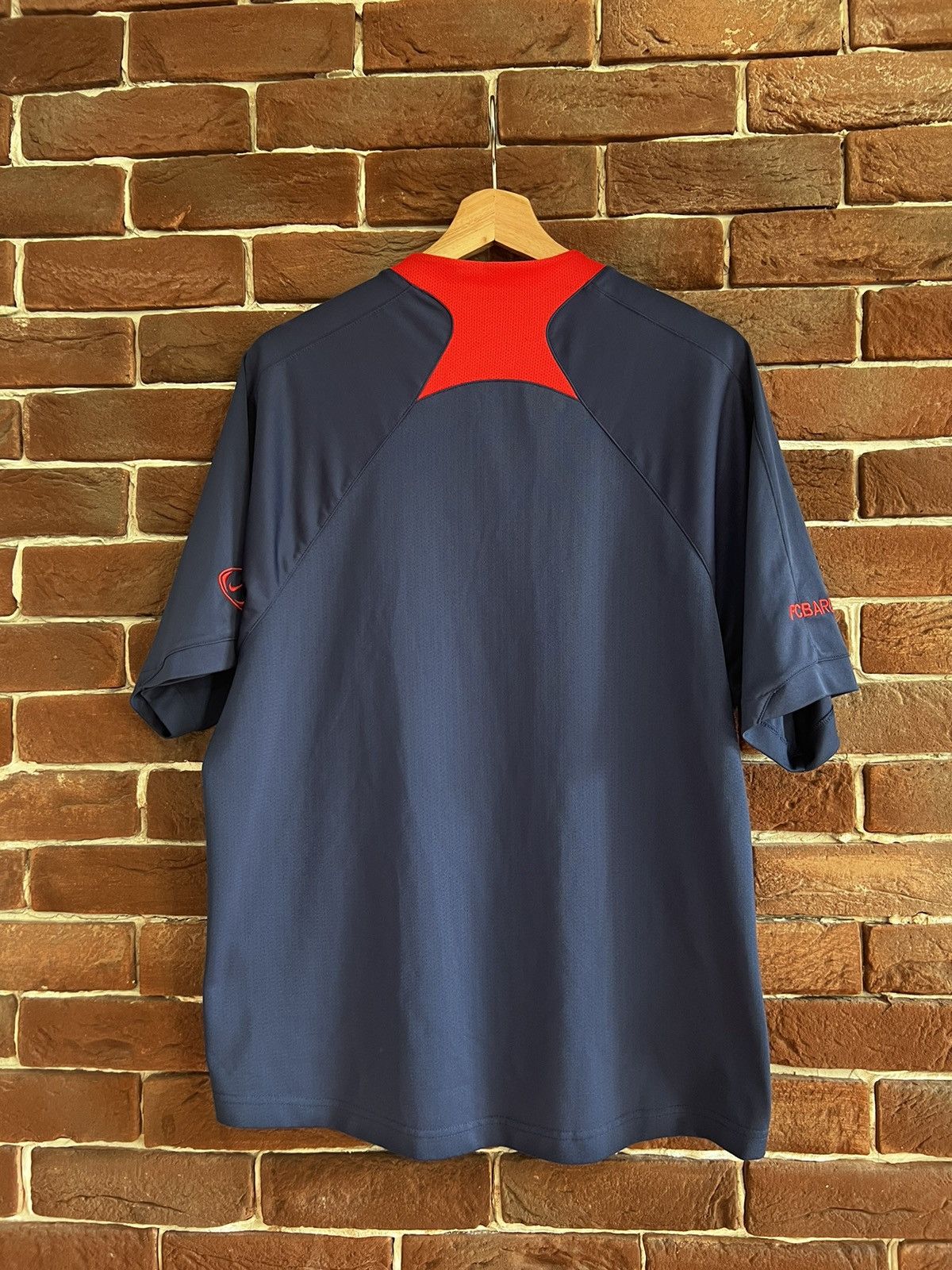 Nike Rare Vintage FC Barcelona Y2K Red Jersey Nike Swoosh Soccer Size US M / EU 48-50 / 2 - 2 Thumbnail