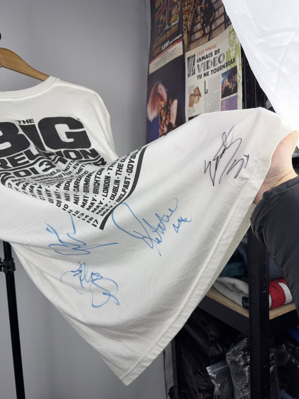 Band Tees 00s Rare FIVE Big Reunion 2013 Tour Tee Signed Size L Size US L / EU 52-54 / 3 - 19 Thumbnail