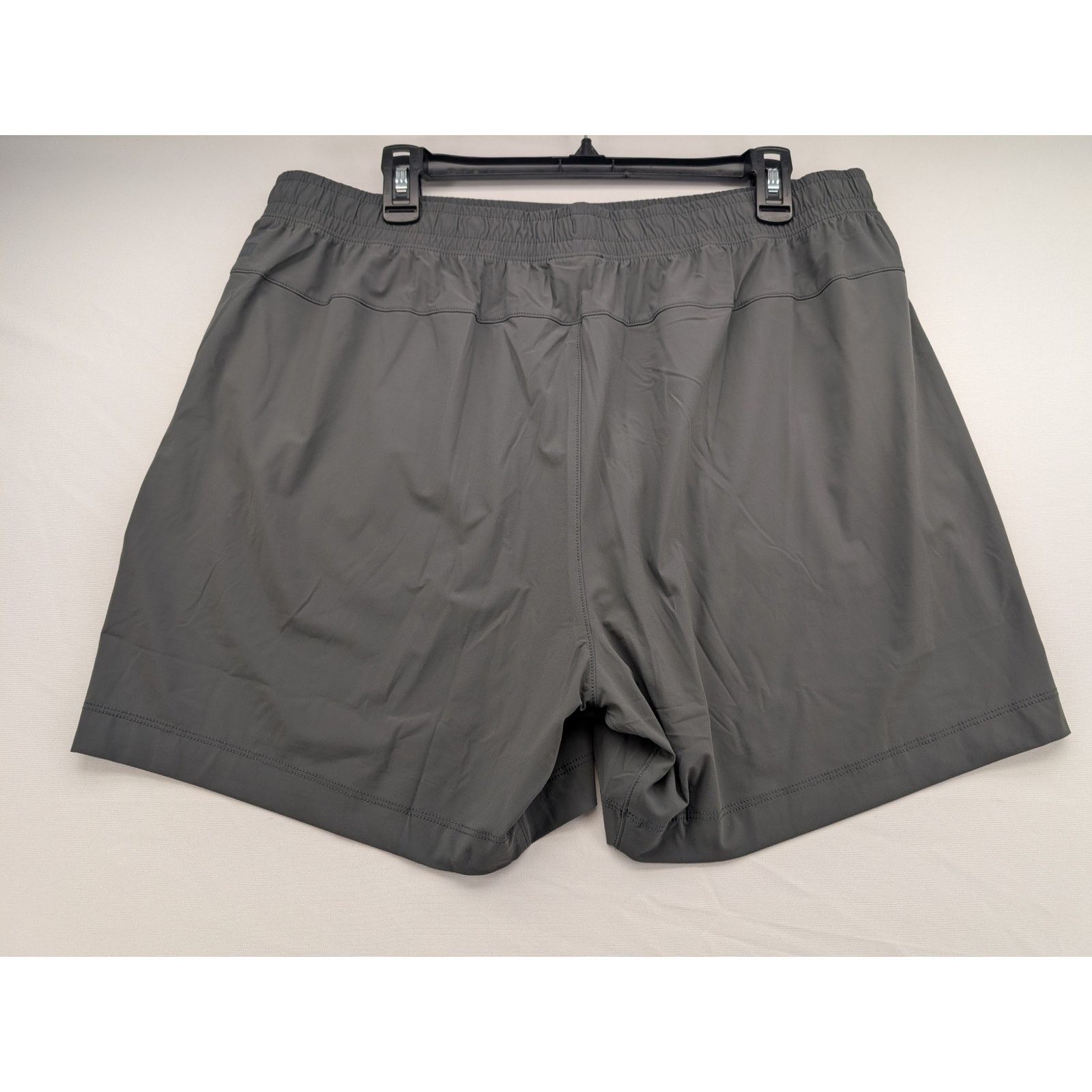 Rhone NWT Rhone %" Pursuit Short UnLined in Asphalt size XL Size US 37 - 6 Thumbnail