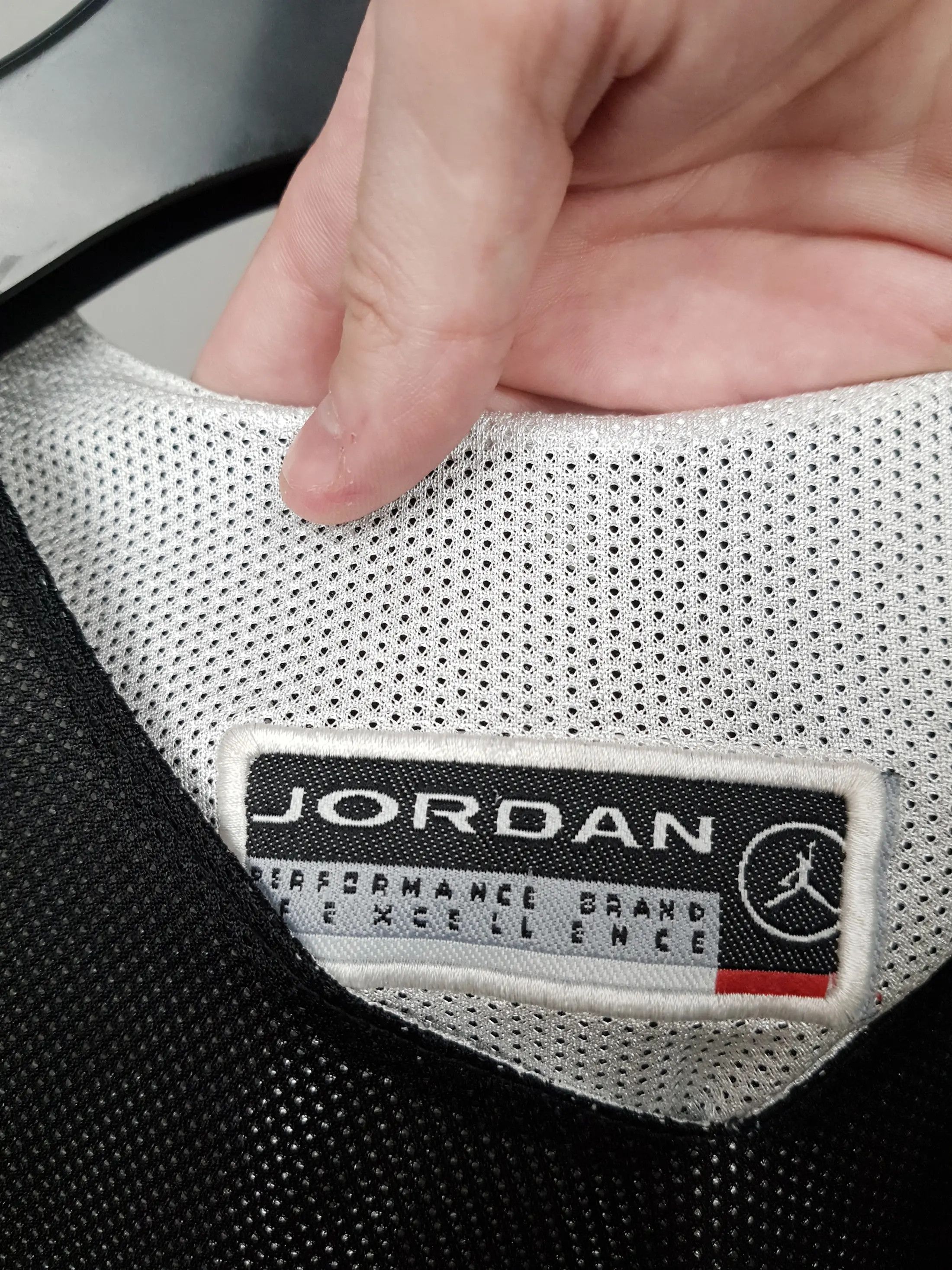 Jordan Brand Y2K Nike Air Jordan Basketball Mesh Sleeveless NBA Jersey Size US M / EU 48-50 / 2 - 4 Thumbnail