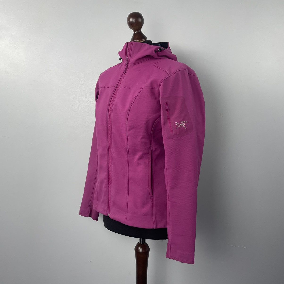 Arc'teryx Arc’teyx Women’s Jacket Goretex Primaloft size M Size M / US 6-8 / IT 42-44 - 1 Thumbnail