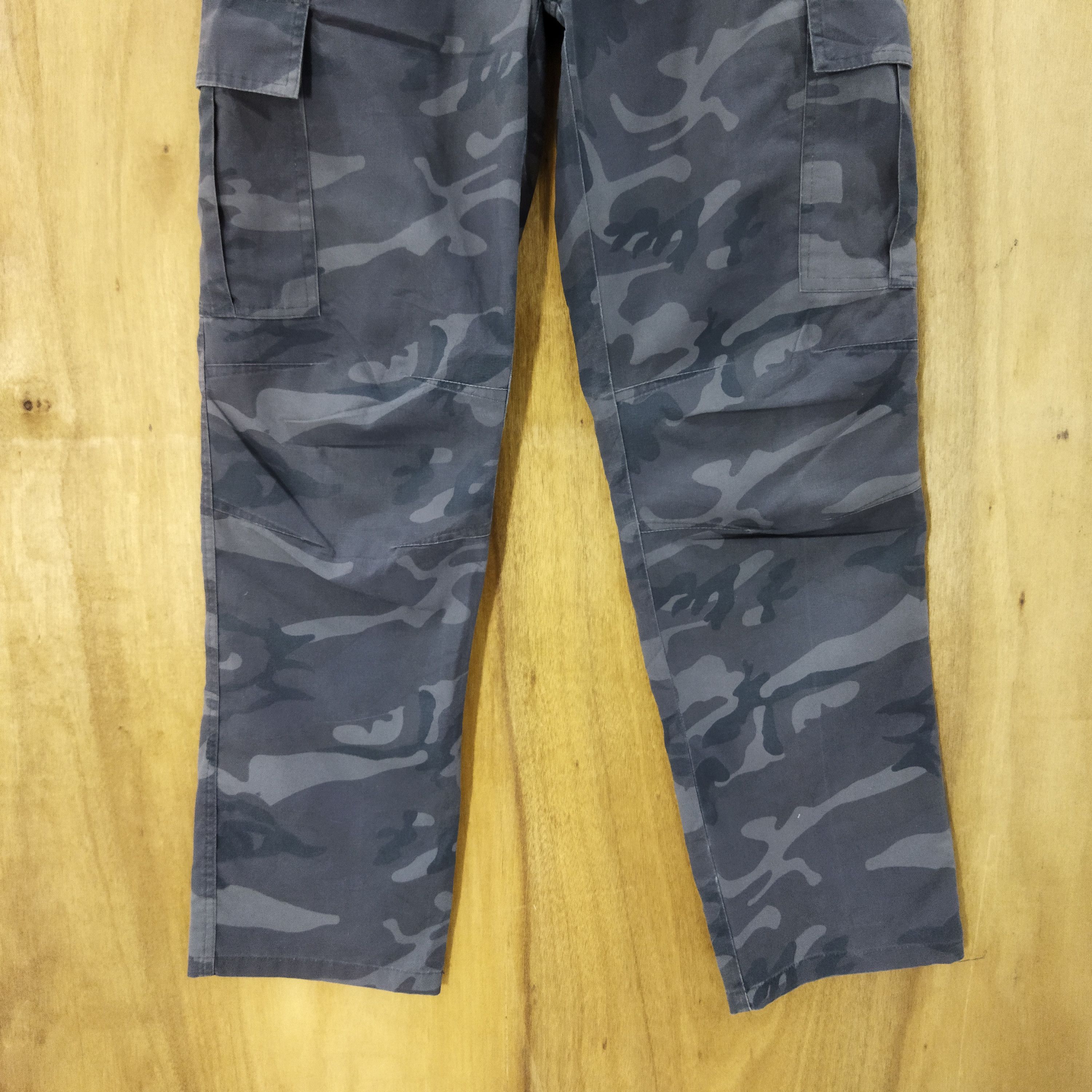 Japanese Brand GRAY CAMO CARGO PANTS Size US 30 / EU 46 - 3 Thumbnail
