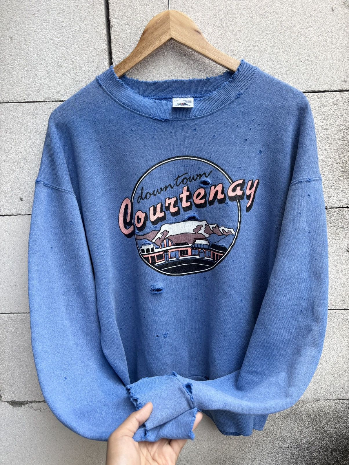 Vintage Thrashed Distressed Down Town Courtenay Sweatshirt Size US L / EU 52-54 / 3 - 1 Thumbnail