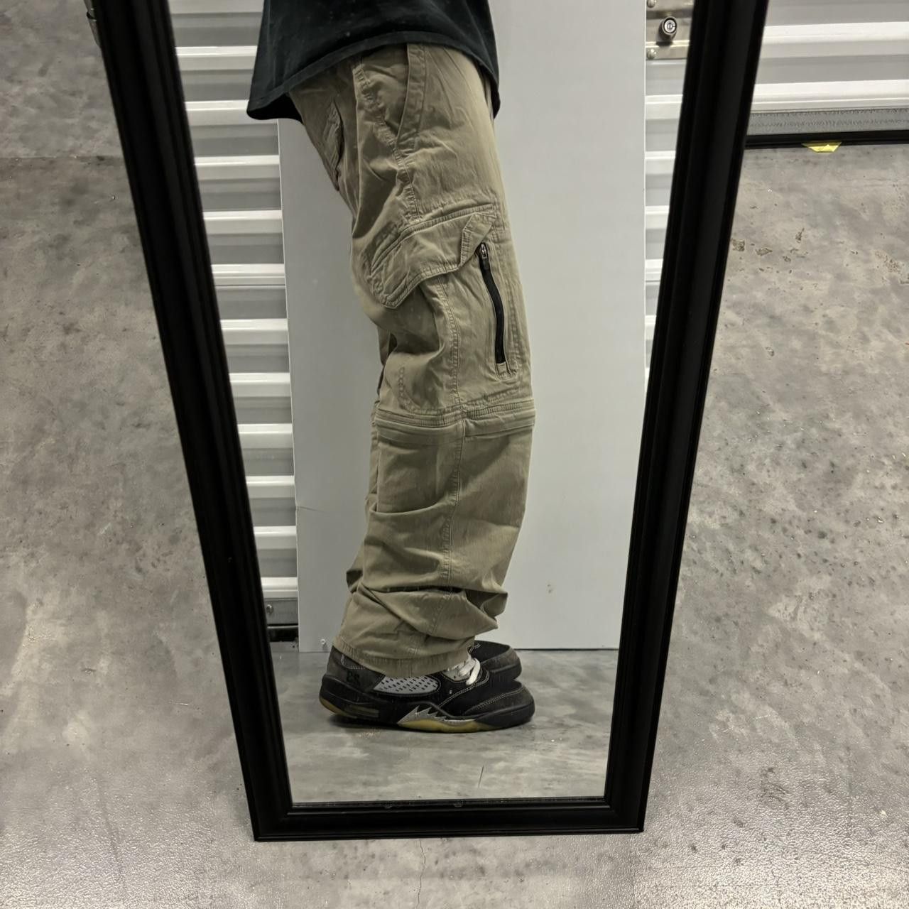 Japanese Brand × Vintage Crazy Vintage Y2K/2000s Baggy Khaki Tan Skater Utility Cargo Pants/Shorts! Size US 34 / EU 50 - 2 Thumbnail