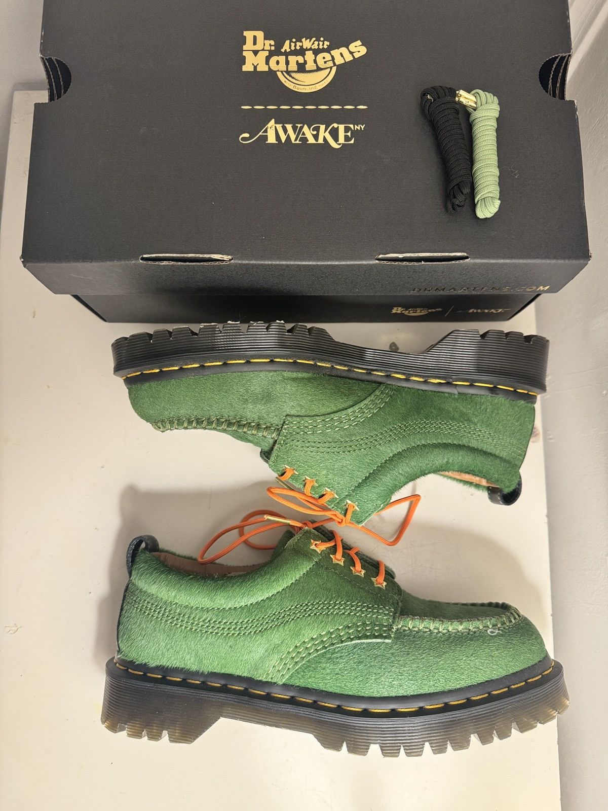 Awake NY Awake NY x Dr. Martens Lowell ‘Vibrant Green’ Size US 7 / EU 40 - 3 Thumbnail