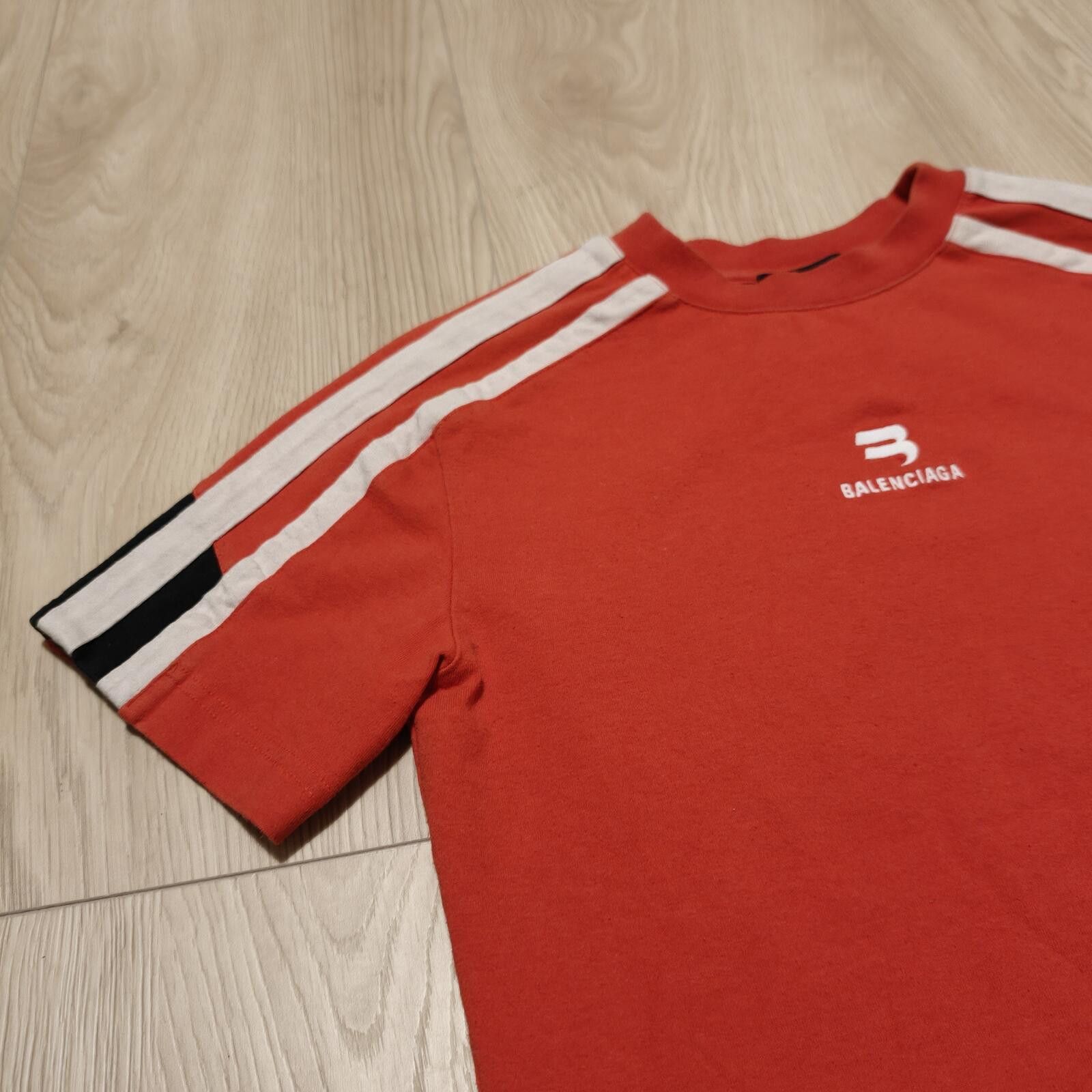 Balenciaga Balenciaga Sporty B Shrunken T-shirt Size US S / EU 44-46 / 1 - 2 Thumbnail