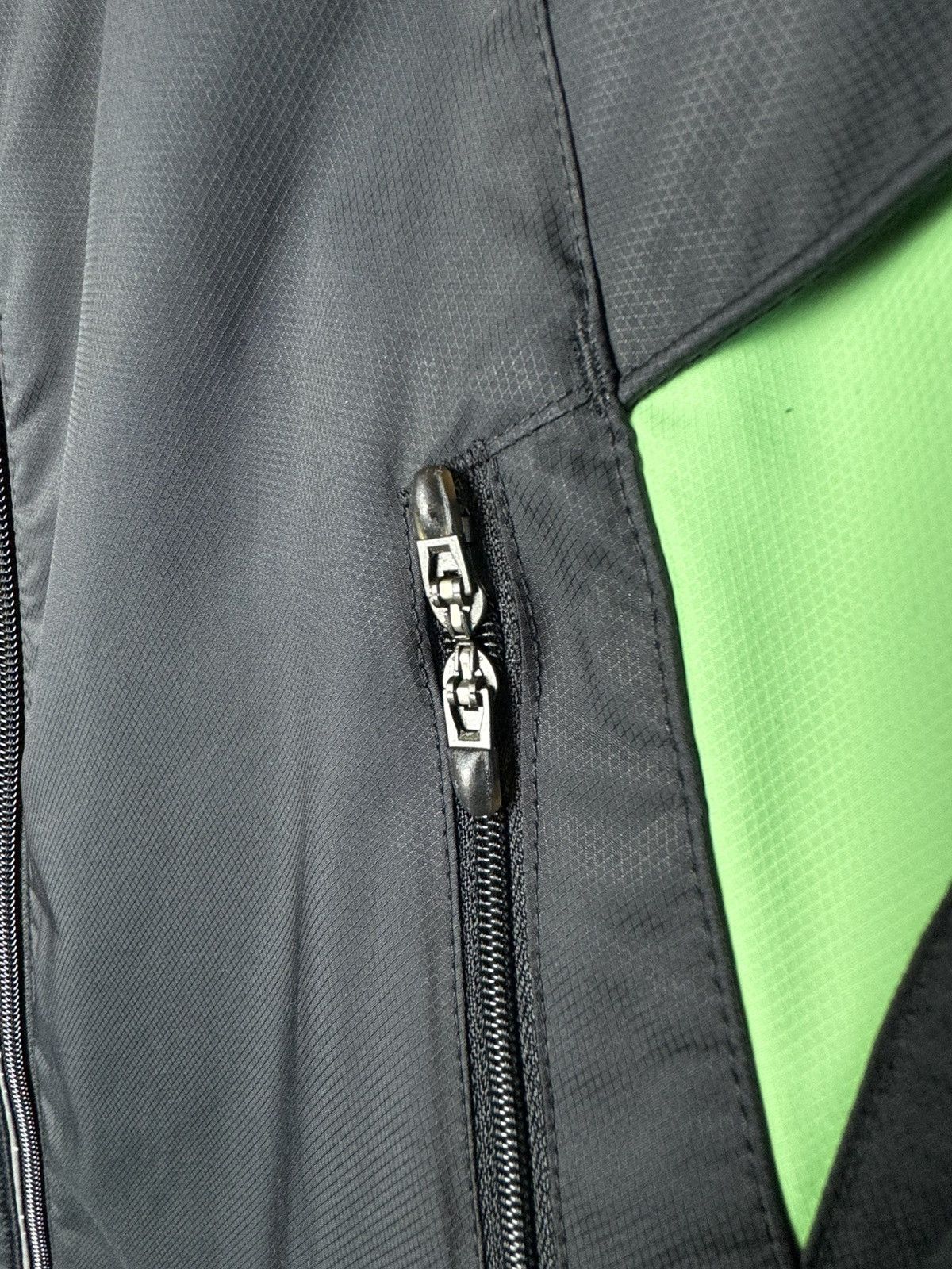 Nike Vintage 00s Nike Baggy Nylon Track Jacket size L Size US L / EU 52-54 / 3 - 5 Thumbnail