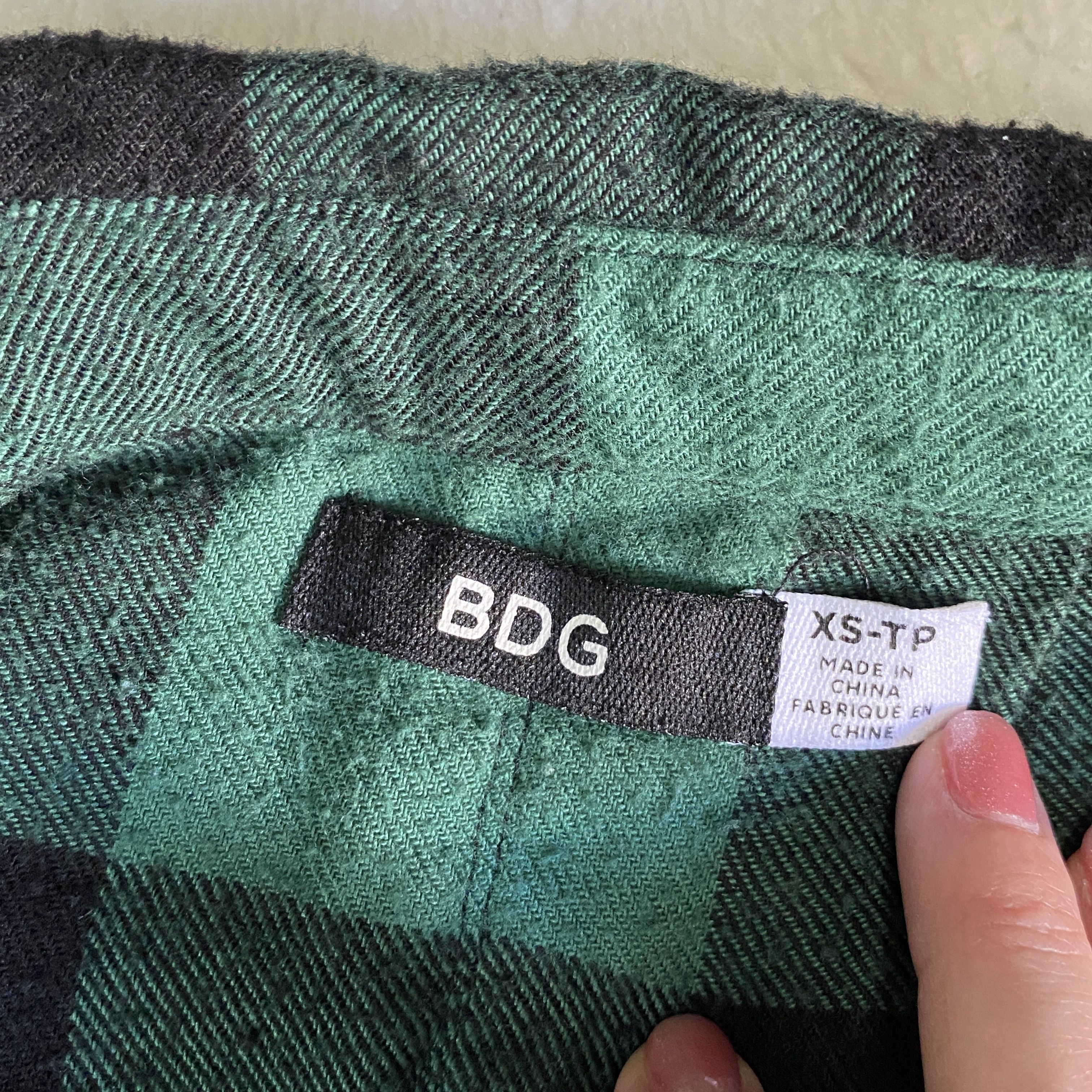 Urban Outfitters BDG Urban Outfitters Green Black Plaid Tie Front Flannel Top Size XS / US 0-2 / IT 36-38 - 5 Thumbnail