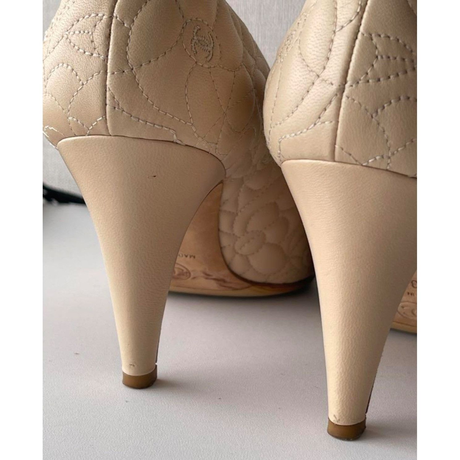 Chanel Chanel beige Camellia logo cc quilted leather pump heels sz3 Size US 6.5 / IT 36.5 - 7 Thumbnail