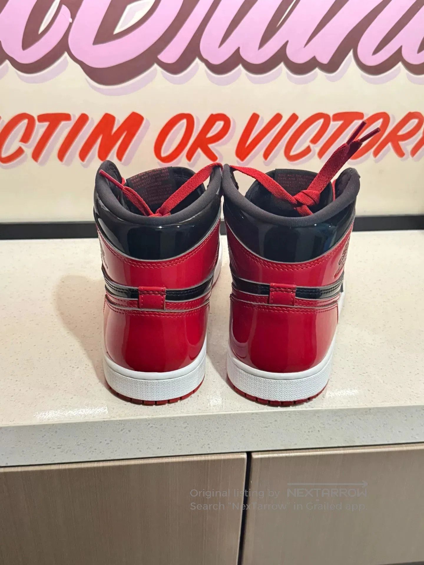 Jordan Brand Jordan Air Jordan 1 Retro High OG. Size US 9 / EU 42 - 3 Thumbnail