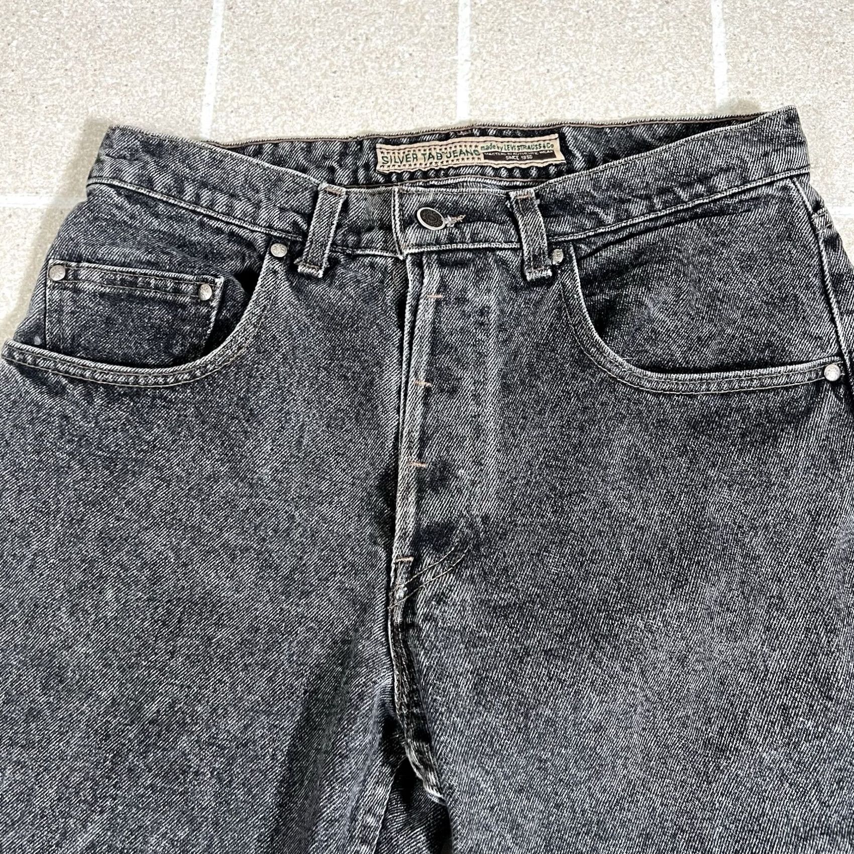 Denime VINTAGE Levis Silvertab Jeans Mens 30 X 26 Black Denim Made in USA Button Fly Jeans Mens Black Denim 90s USA Size US 30 / EU 46 - 6 Thumbnail