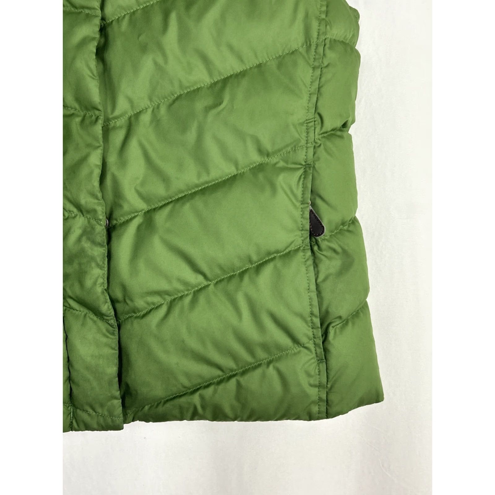 Eddie Bauer Eddie Bauer Vest Puffer Down Womens Small Army Green Faux Fur Collar Stains Size S / US 4 / IT 40 - 4 Thumbnail