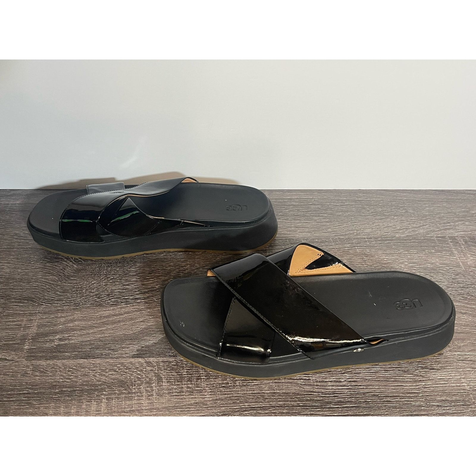 Ugg UGG Emily Criss Cross Patent Slide Sandals Women's Size 9.5 Size US 9.5 / IT 39.5 - 6 Thumbnail