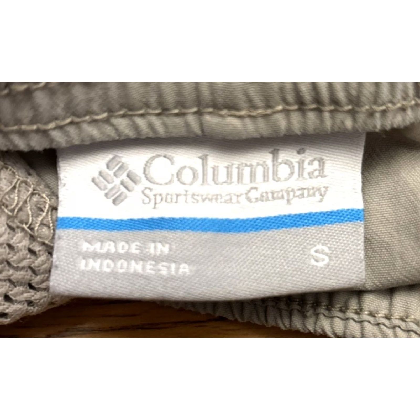 Vintage Columbia Women's Shorts Gray 5" Inseam Elastic Waist Pockets athletic Gym Running Cross Training NA Size 28" / US 6 / IT 42 - 3 Thumbnail
