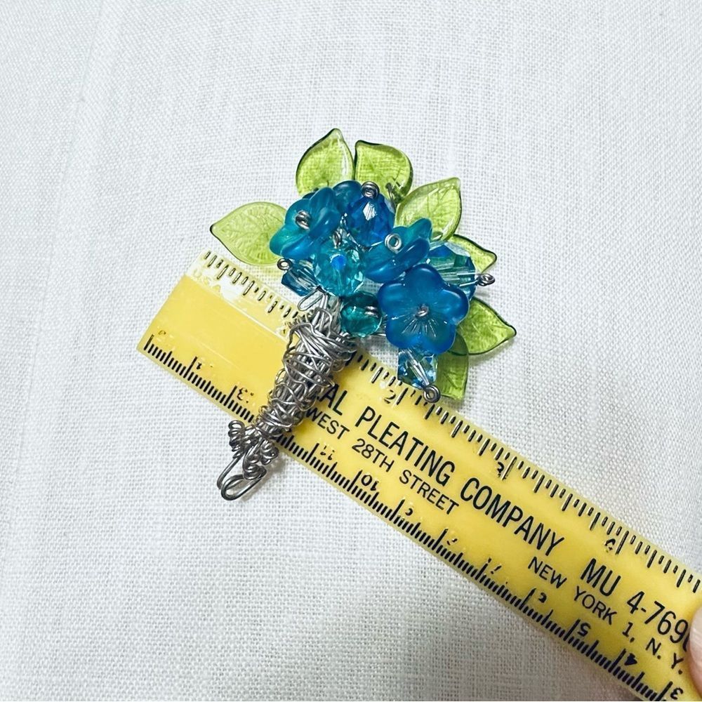 Vintage Vintage art glass flower bouquet on silver tone hand wired l Size ONE SIZE - 8 Thumbnail