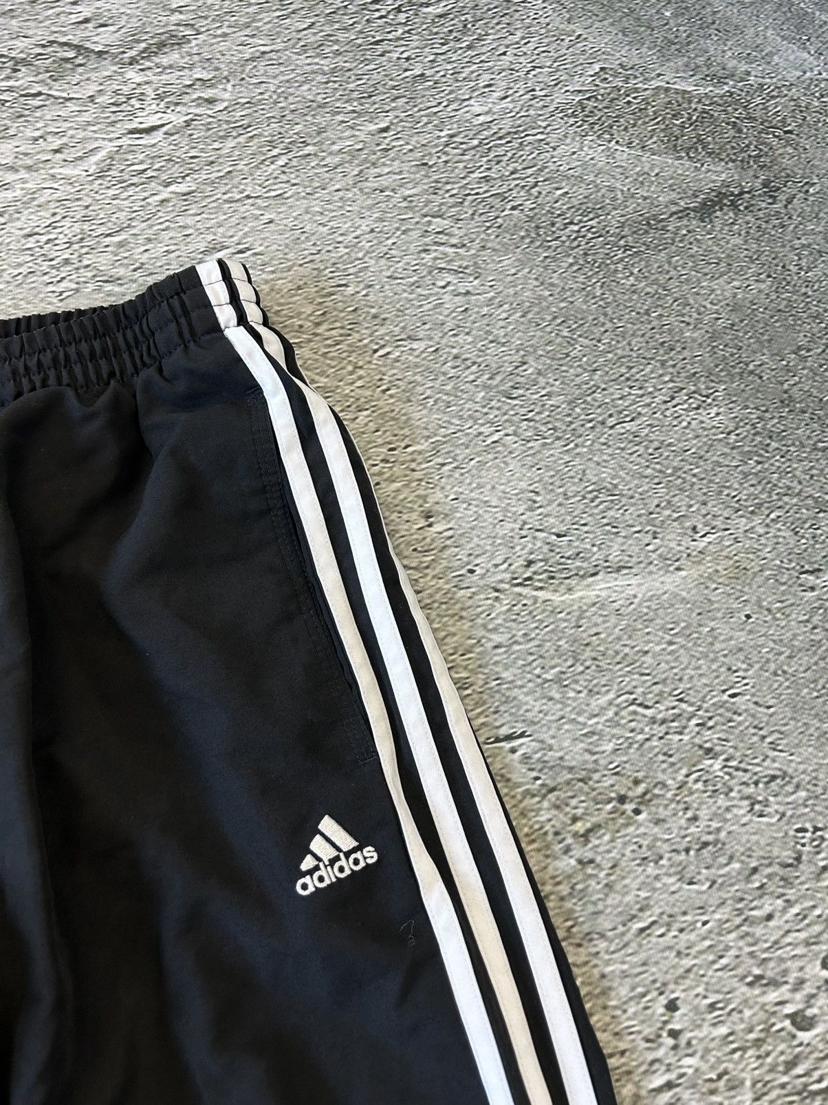 Adidas × Vintage Adidas vintage black track pants small logo 2000s drill Y2K Size US 28 / EU 44 - 2 Thumbnail