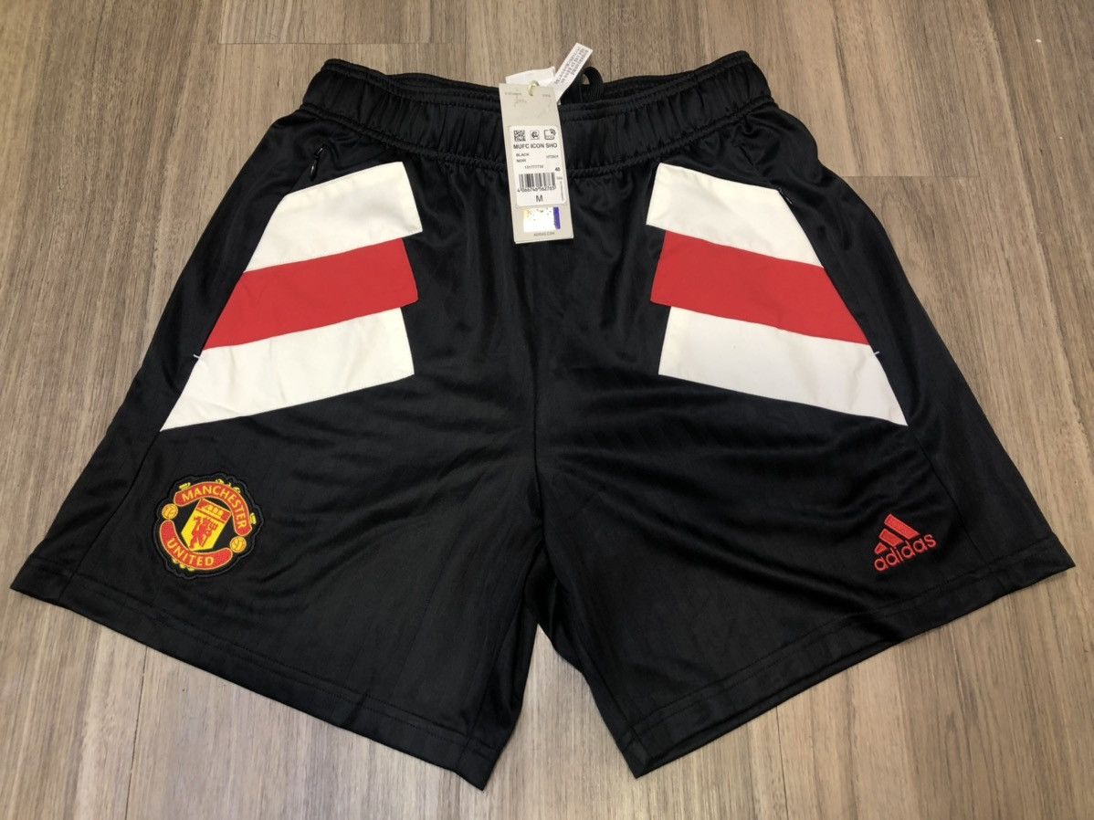 Adidas Manchester United icon short (bnwt) Size US 31 - 1 Thumbnail