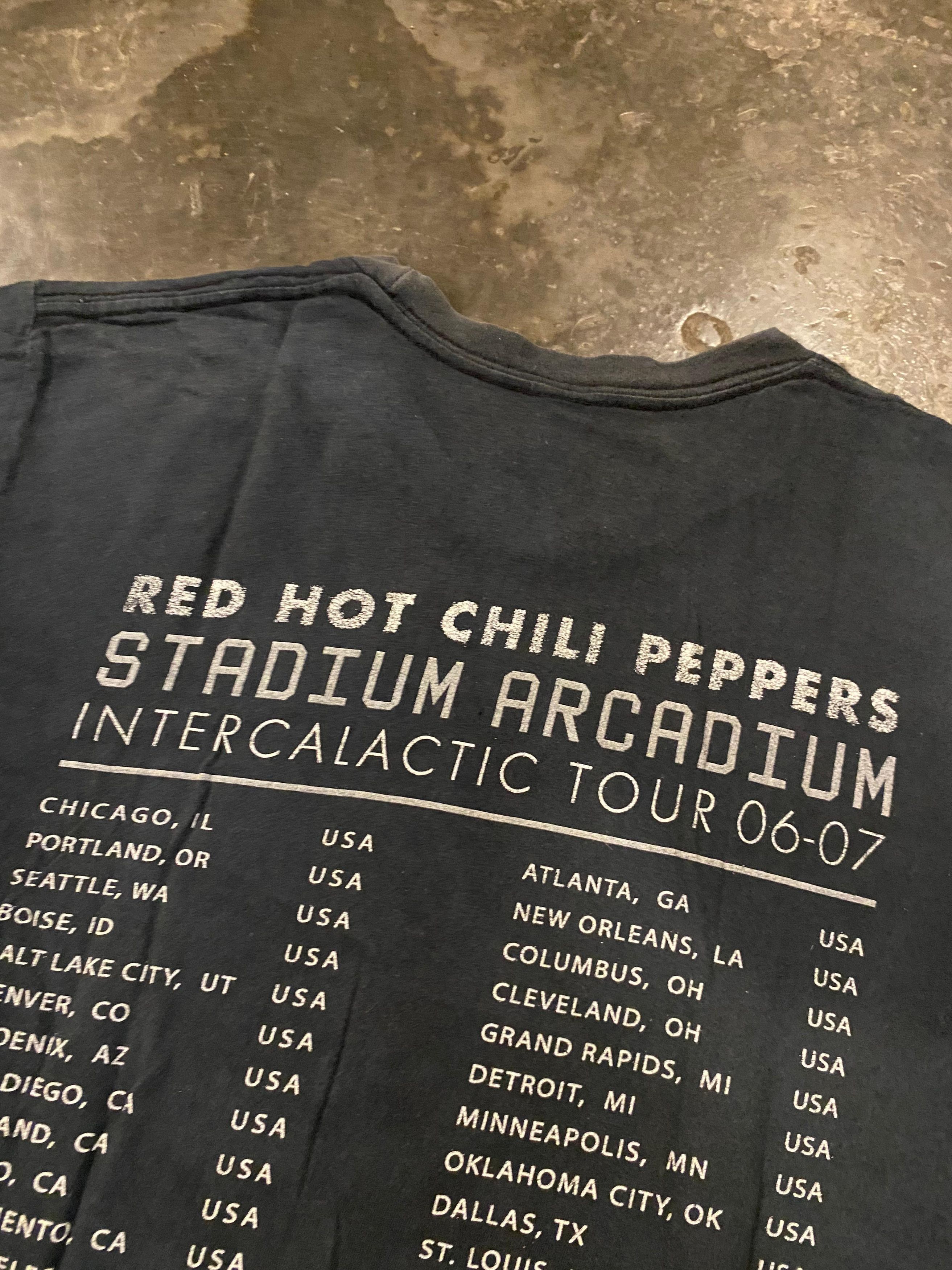 Vintage Vintage 00s Red hot Chilli Peppers tour 2006/2007 bandshirt Size US M / EU 48-50 / 2 - 3 Thumbnail