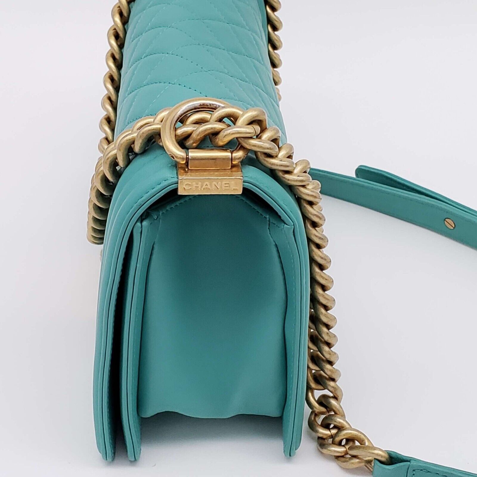 Chanel Authentic CHANEL Boy Green Leather Shoulder Bag 2650-080524 Size ONE SIZE - 5 Thumbnail