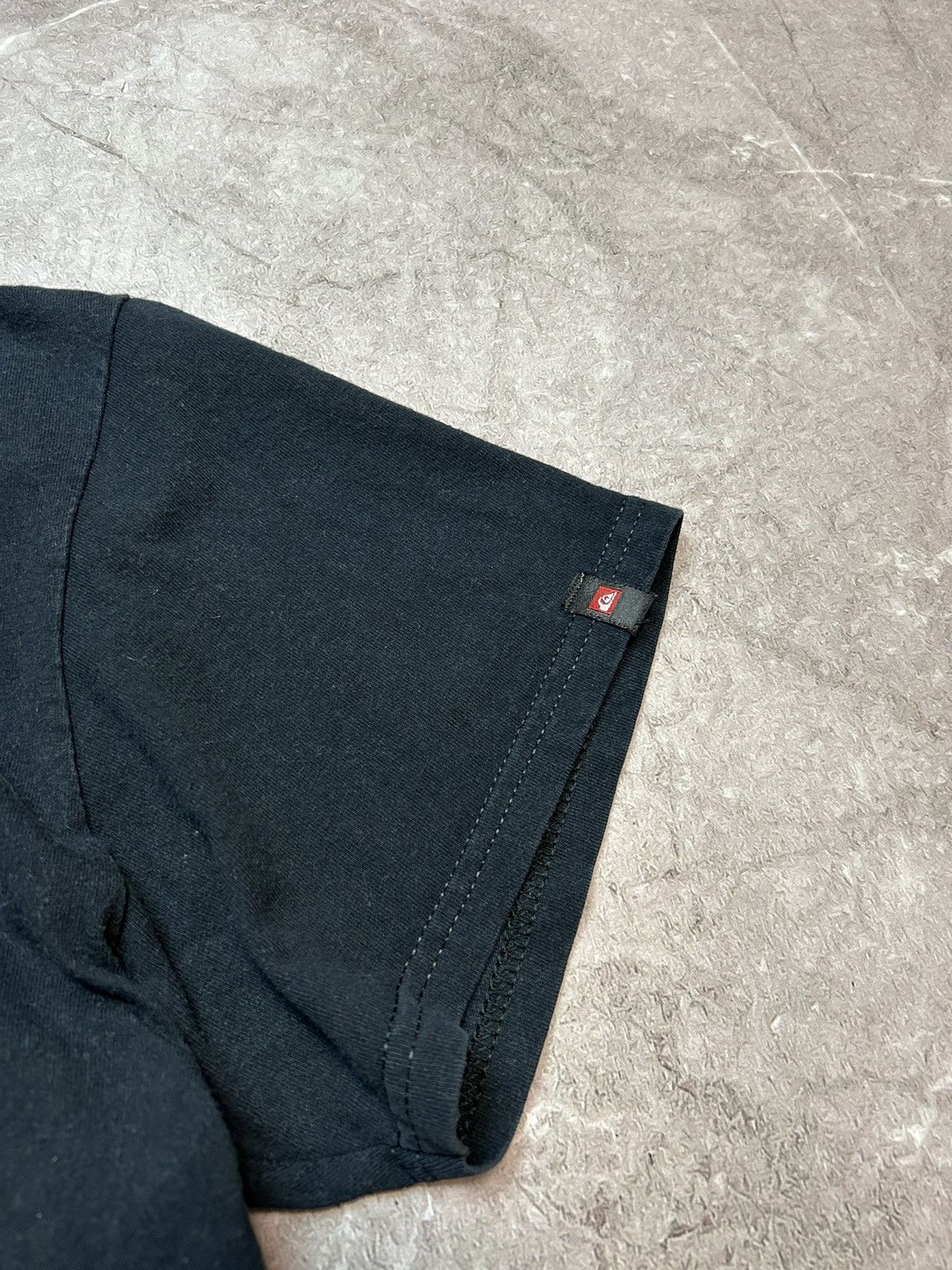 Quiksilver × Vintage Vintage Quiksilver T-shirt Black Rare Size US L / EU 52-54 / 3 - 8 Thumbnail