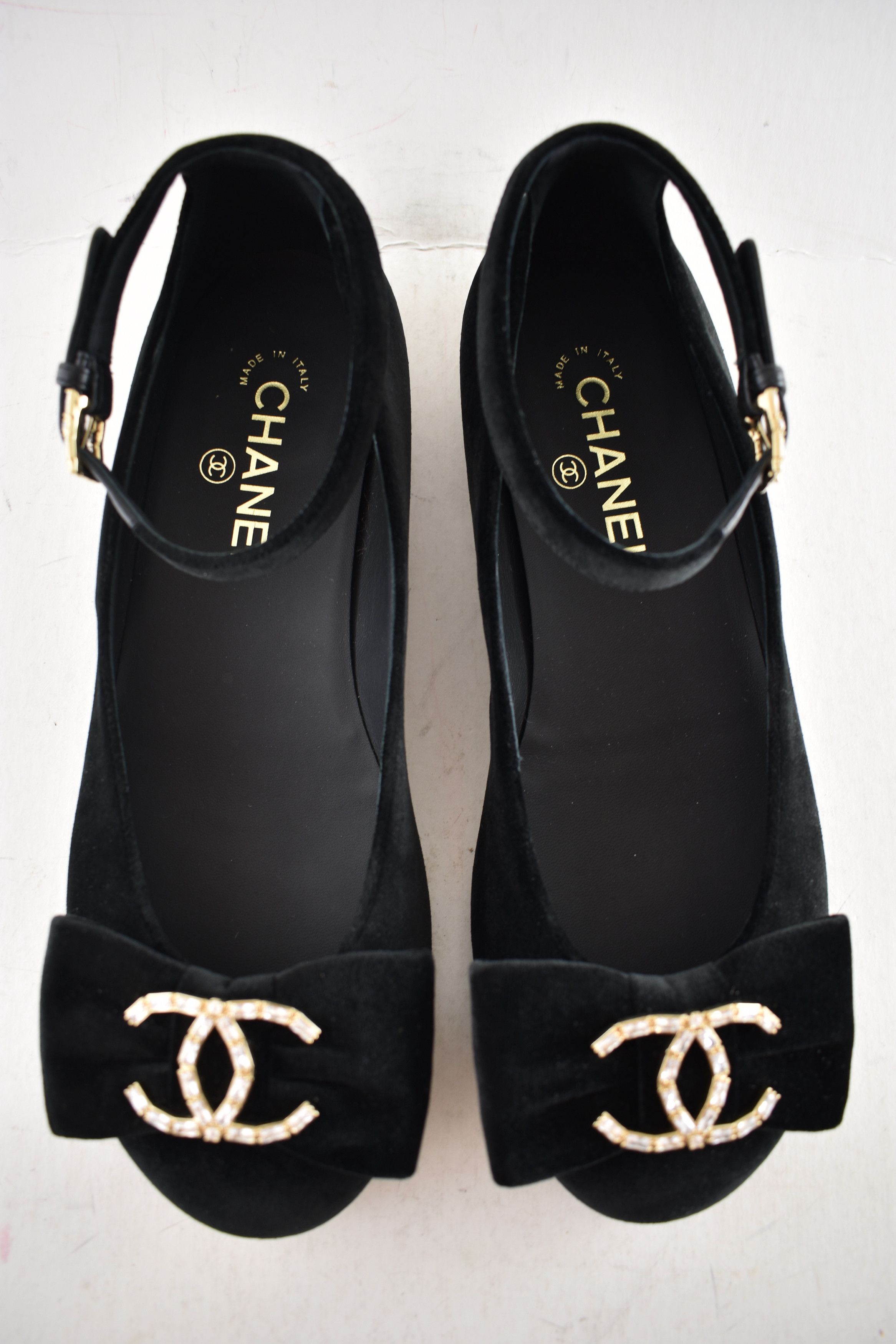 Chanel Chanel 24K Velvet Crystal CC Bow AnkleStrap Ballet Flat 36.5 Size US 6.5 / IT 36.5 - 9 Thumbnail