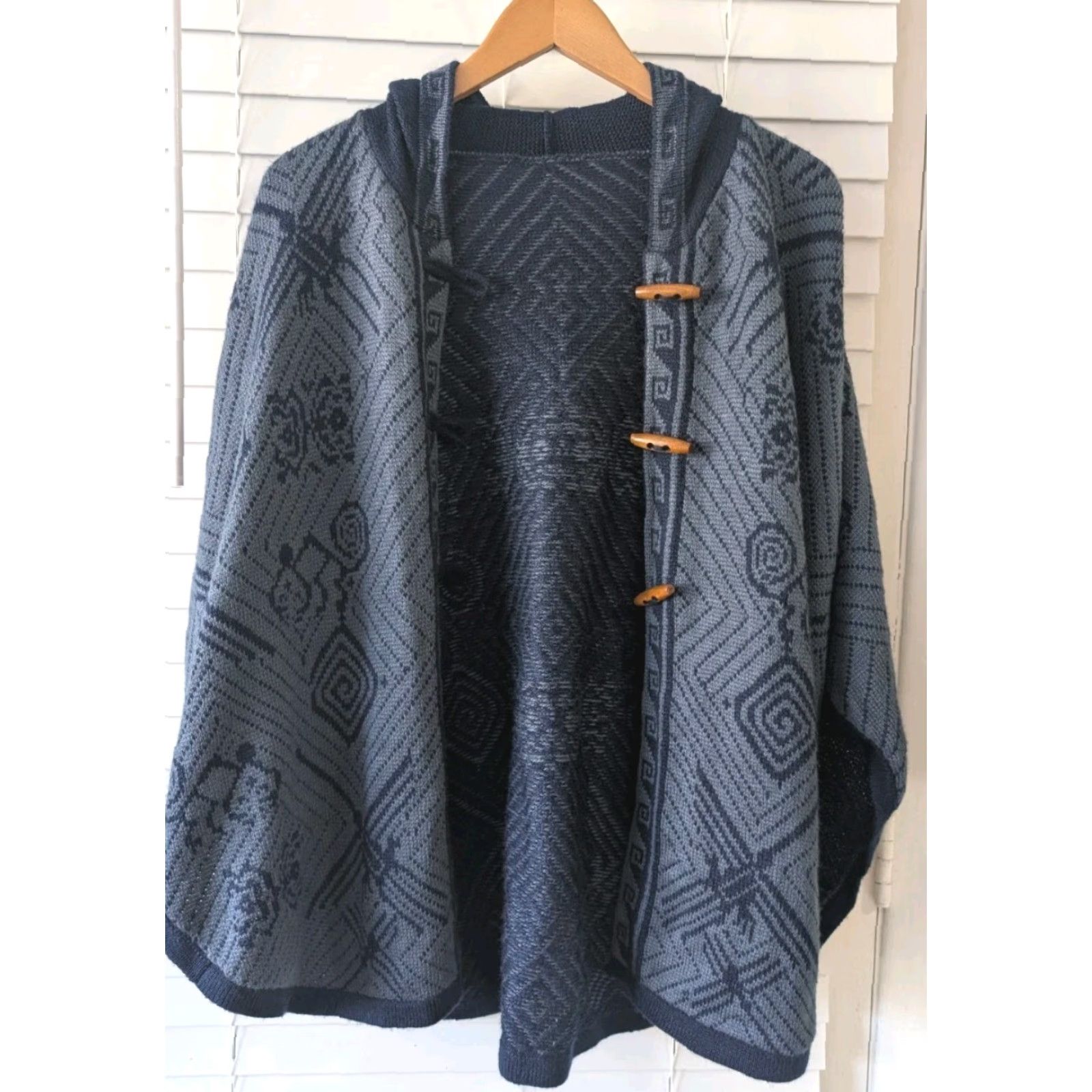 Vintage Amorinka Peru Women's Knit Poncho Hoodie Cape Blue One Size Toggle Closure Size ONE SIZE - 3 Thumbnail