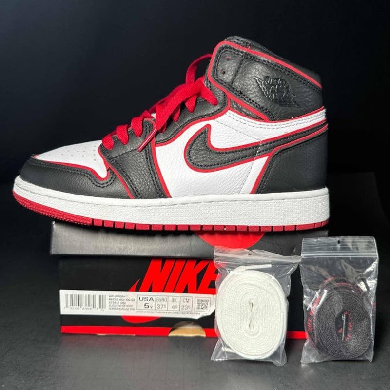 image of Size 5 - Air Jordan 1 Retro High OG Bg 'bloodline' Sneakers in Black, Men's