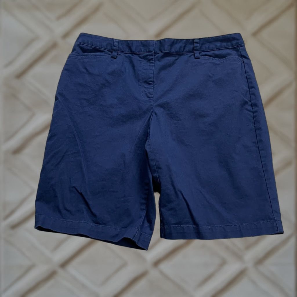Lands' End VINTAGE Lands' End Women's Chino Shorts Size 16 Casual Cotton Spandex Navy Blue Mid Rise 12in Inseam Size 38" / US 16 / IT 52 - 1 Thumbnail