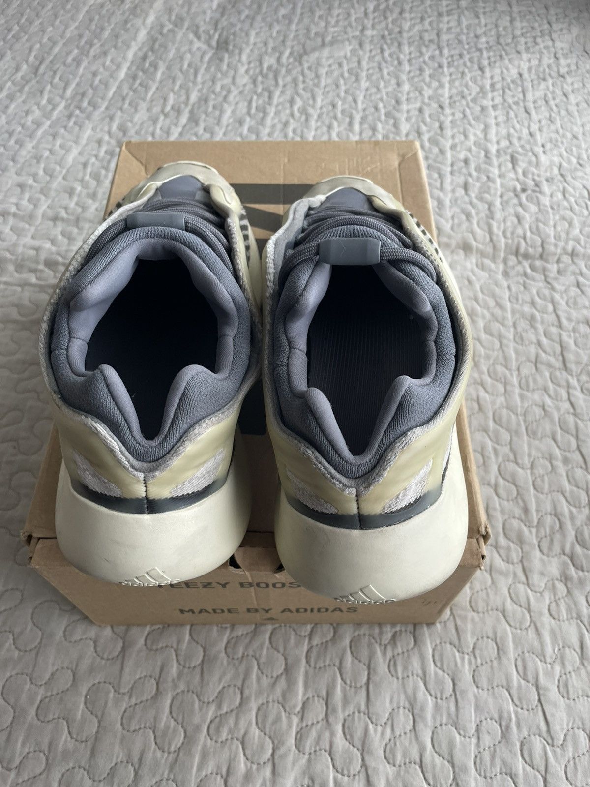Yeezy Yeezy 700 v3 "Faded salt" Size US 10 / EU 43 - 3 Thumbnail