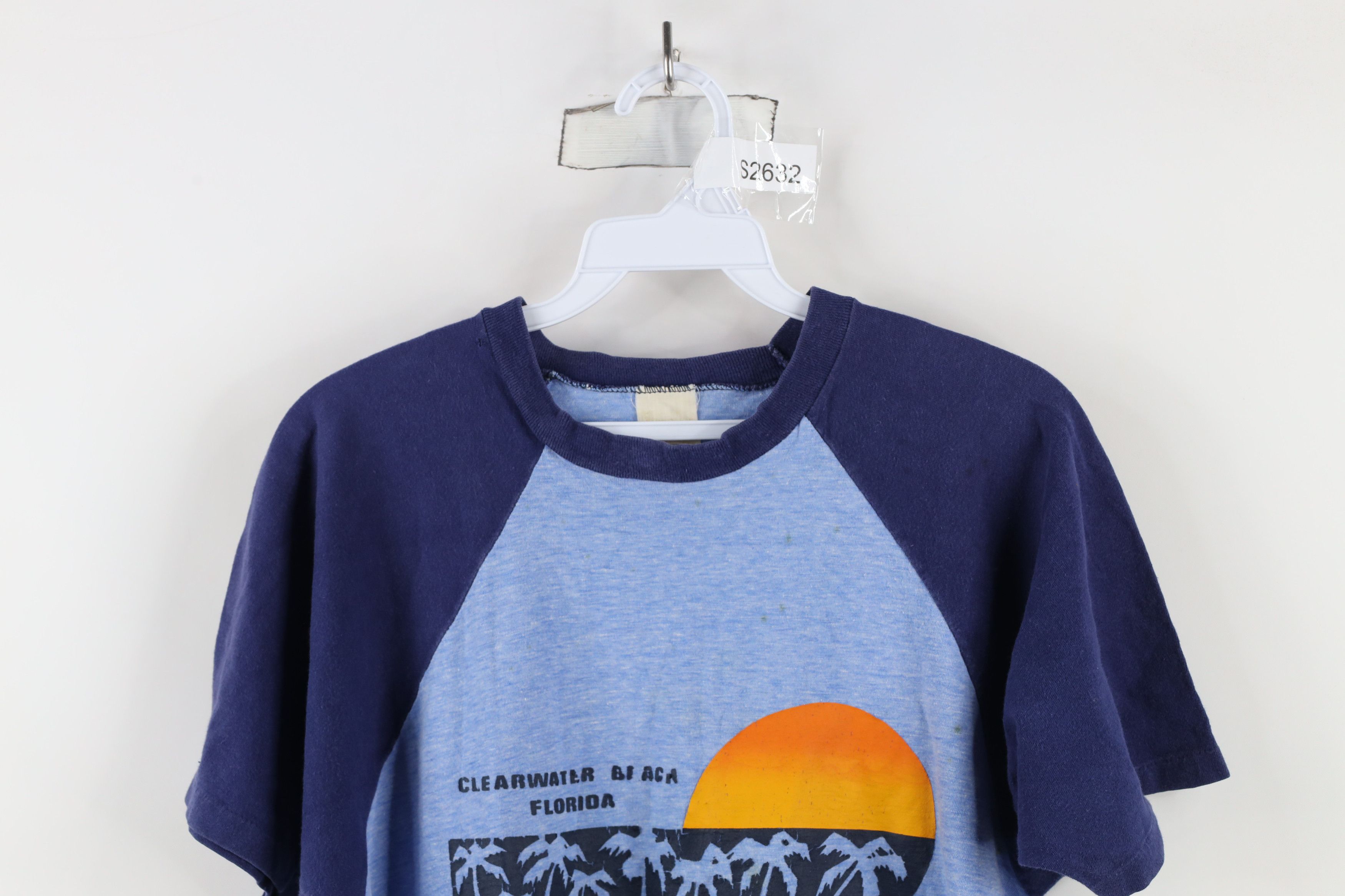 Vintage Vintage 70s 80s Streetwear Beach Raglan T-Shirt USA Size US L / EU 52-54 / 3 - 2 Thumbnail