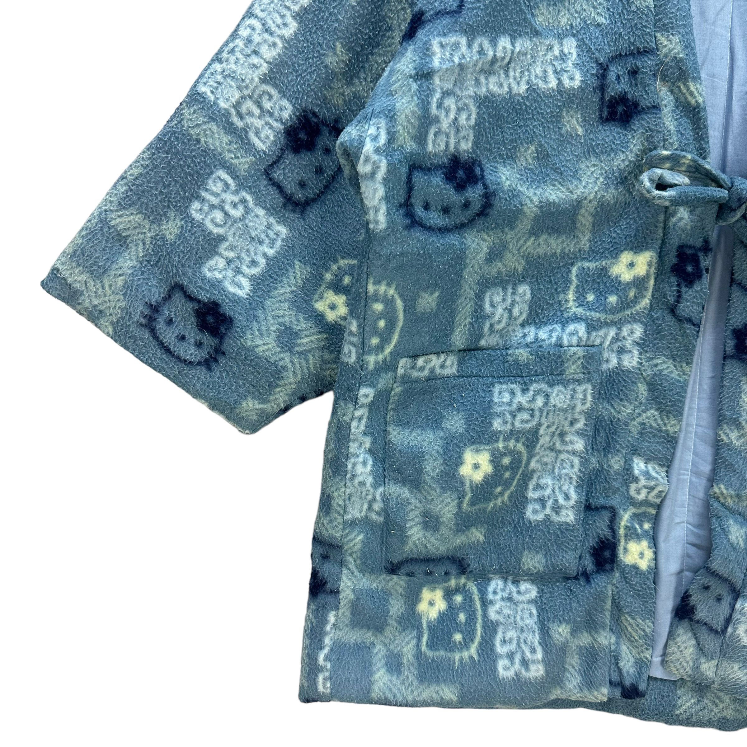 Japanese Brand VINTAGE HELLO KITTY FULLPRINT FLEECE KIMONO #8312-003 Size US M / EU 48-50 / 2 - 4 Thumbnail