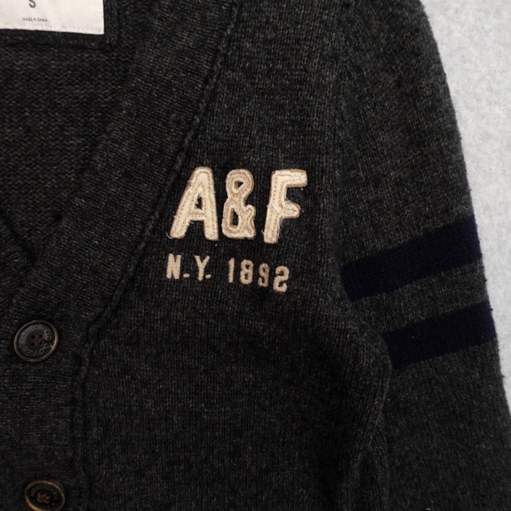 Abercrombie & Fitch Abercrombie & Fitch Cardigan Womens Small Blue Wool Blend Embroidered Sweater Size S / US 4 / IT 40 - 2 Thumbnail