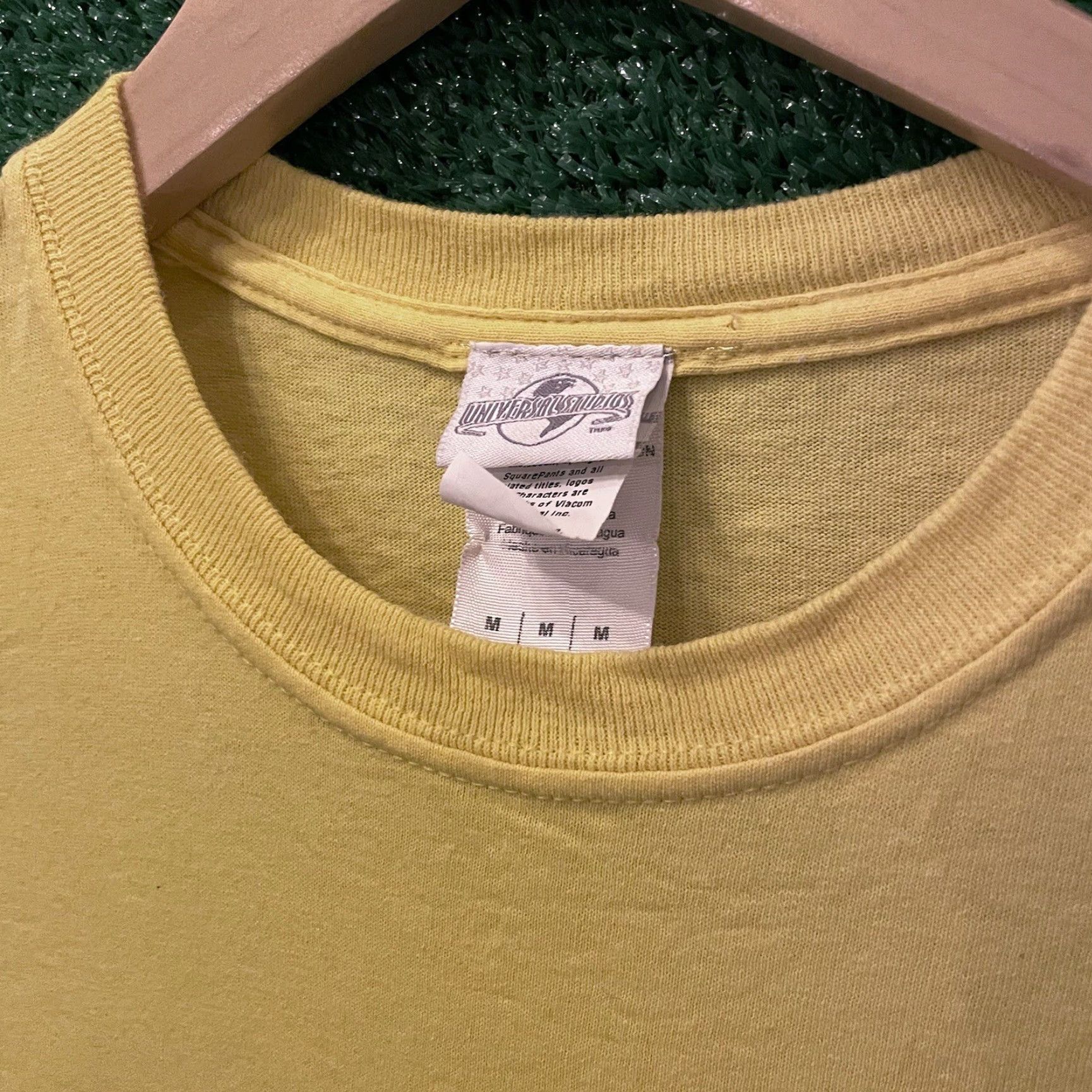 Nickelodeon Nickelodeon Spongebob Shirt Mens M T-Shirt Universal Studios Logo Yellow Cotton Short Sleeve Crew Neck Size US M / EU 48-50 / 2 - 4 Thumbnail