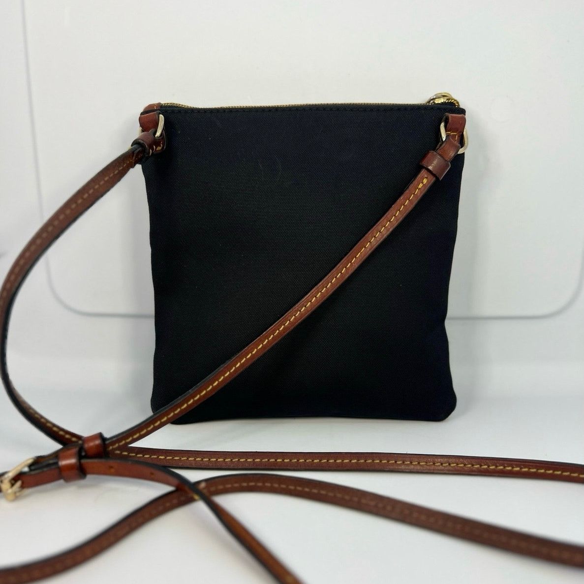 Dooney & Bourke Dooney Bourke Black/Brown VINTAGE Crossbody Purse EUC Size ONE SIZE - 5 Thumbnail