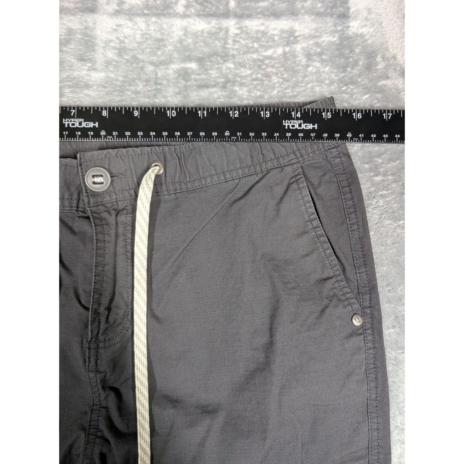 Vuori Vuori Pants Mens M Gray Jogger Elastic Waist Zip Pocket Outdoor Travel Slim Tapered Pockets - Zippered Pocket Mens Medium Gray Vuori Pants Size US 31 - 2 Thumbnail